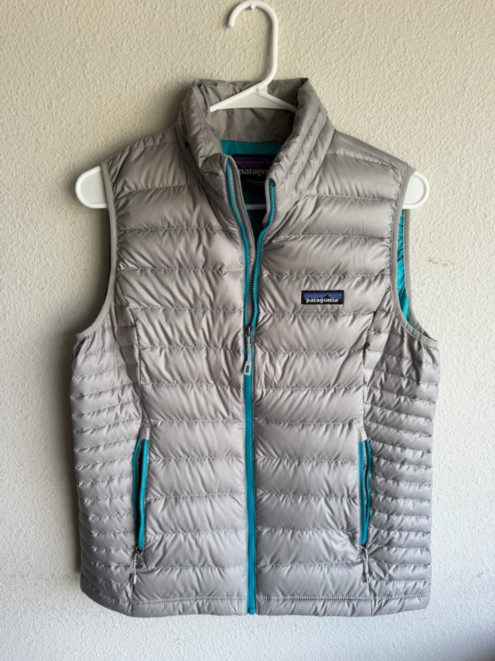 Patagonia Women's Vest in Light Gray with Teal Interior
